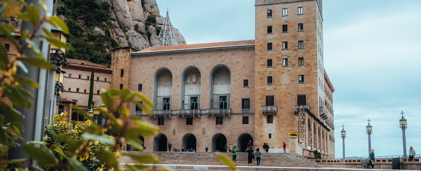 Barcelona to Montserrat Day Trip-A Journey to Catalonia’s Sacred Mountain