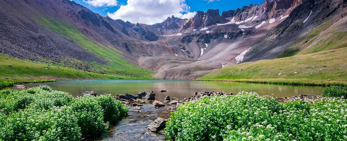 Blue Lakes Trailhead - Stunning Photos &amp; Hiking Tips