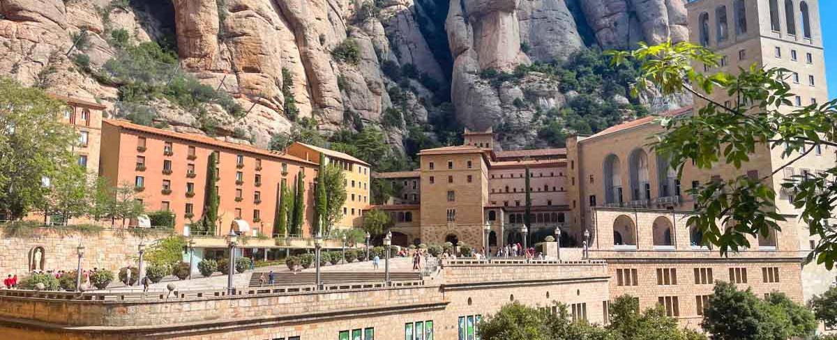 Montserrat Day Trip from Barcelona-A Must-See Mountain Escape