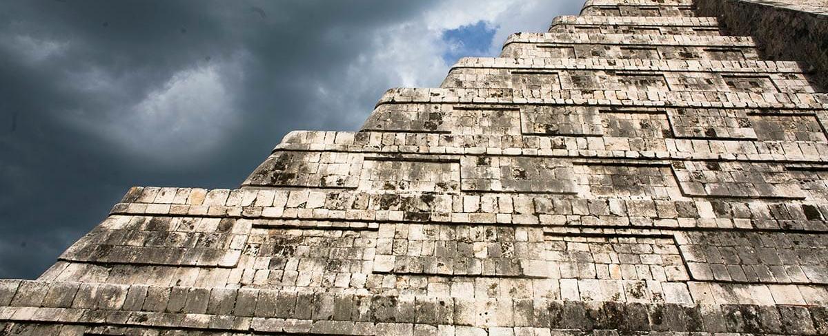 How Far is Cancún from the Mayan Ruins? A Traveler’s Guide